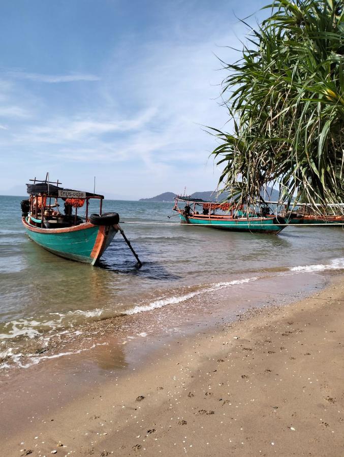Fat Rabbit Beach Resort Kep Exterior foto